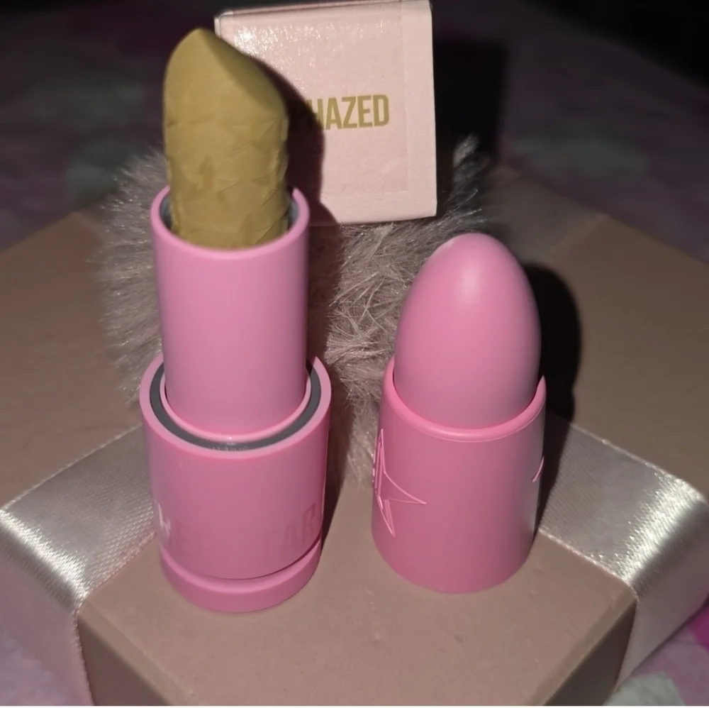 Jeffree Star Velvet Trap Lipstick in shade Unphazed, Earthy Nude, New In Box
